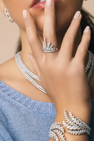 YEPREM Diamond Crown Ring | Thumbnail 2
