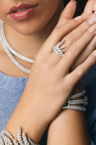 YEPREM Diamond Crown Ring | Thumbnail 3