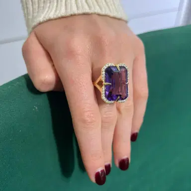 Wish Fine Jewelry 20.418ct Amethyst and diamond 18K Ring | Thumbnail 3 Wish Fine Jewelry 20.418ct Amethyst and diamond 18K Ring | Thumbnail 3