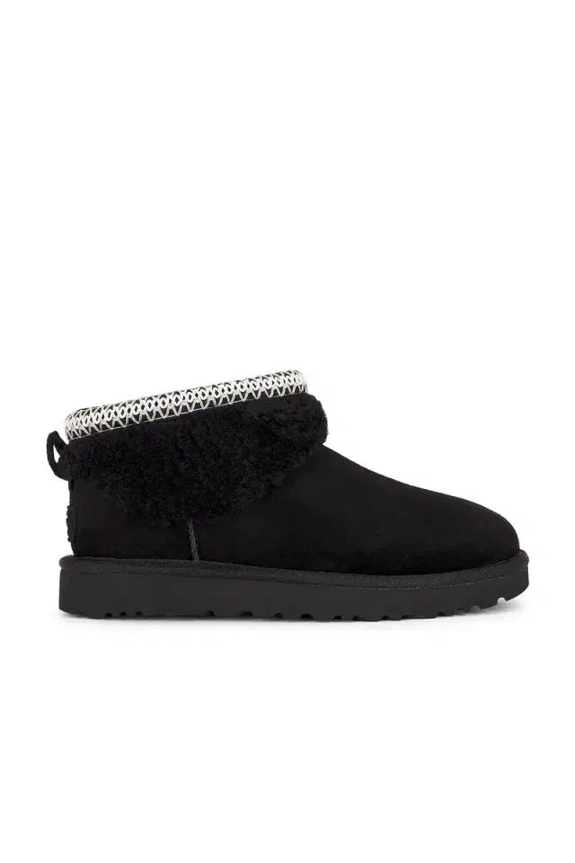 UGG Classic Ultra Mini Maxi Curly Boot