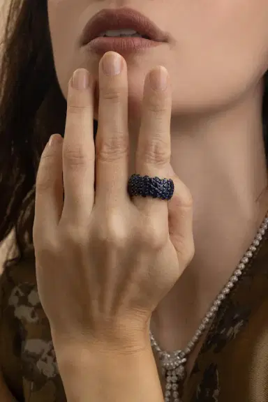 ANDREOLI Blue Sapphire Stretch Ring | Thumbnail 2