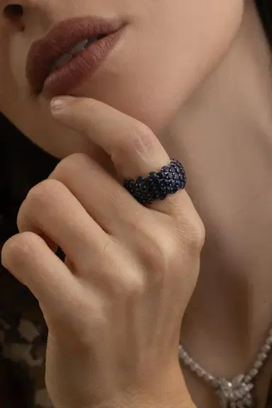 ANDREOLI Blue Sapphire Stretch Ring | Thumbnail 4