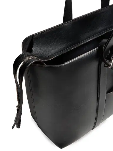 Moncler Genius Women's Moncler x EE72 by Edward Enninful EE Tote Bag in Leather - Black | Thumbnail 4 Moncler Genius Women's Moncler x EE72 by Edward Enninful EE Tote Bag in Leather - Black | Thumbnail 4