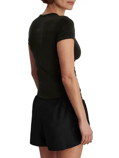 Varley Women's Casper Seamless Crewneck T-Shirt - Black - Size Small | Thumbnail 3 Varley Women's Casper Seamless Crewneck T-Shirt - Black - Size Small | Thumbnail 3