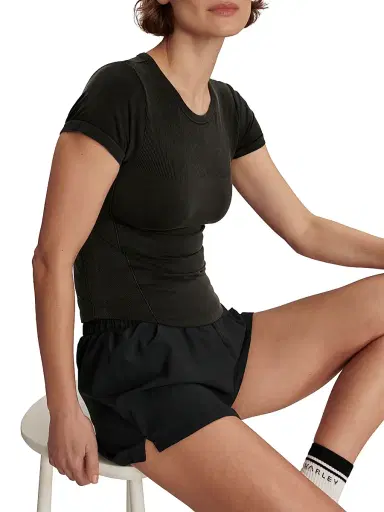 Varley Women's Casper Seamless Crewneck T-Shirt - Black - Size Small | Thumbnail 7 Varley Women's Casper Seamless Crewneck T-Shirt - Black - Size Small | Thumbnail 7