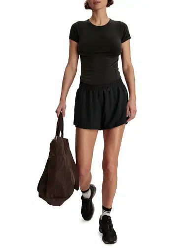 Varley Women's Casper Seamless Crewneck T-Shirt - Black - Size Small | Thumbnail 1 Varley Women's Casper Seamless Crewneck T-Shirt - Black - Size Small | Thumbnail 1