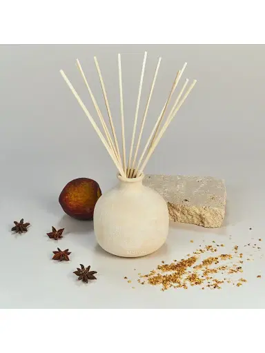 Blueme Calm Osmanthus & Sandalwood Ceramic Reed Diffuser | Thumbnail 2 Blueme Calm Osmanthus & Sandalwood Ceramic Reed Diffuser | Thumbnail 2