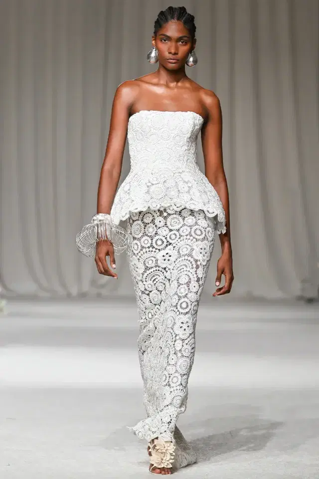 GAL EMBROIDERY PEPLUM MAXI DRESS (RUNWAY)