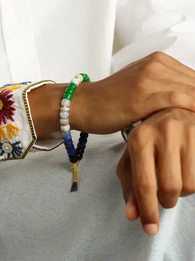Carolina Bucci Montauk Forte 18-Karat White and Blackened Gold Multi-Stone Beaded Bracelet - Men | Thumbnail 2 Carolina Bucci Montauk Forte 18-Karat White and Blackened Gold Multi-Stone Beaded Bracelet - Men | Thumbnail 2