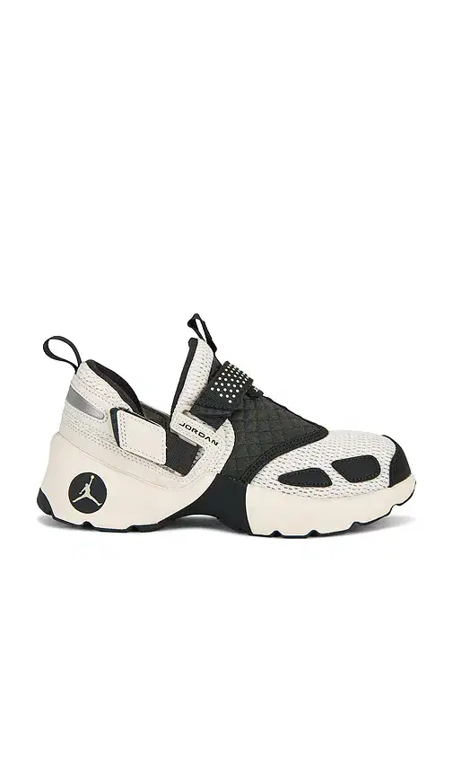 Jordan Trunner Lx Sneaker