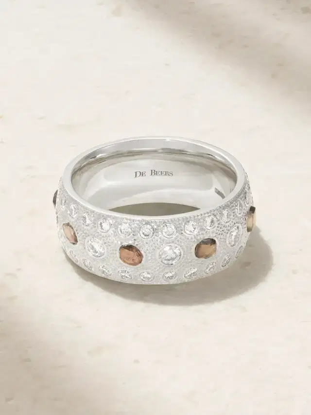 De Beers London Talisman Large 18-karat White Gold Diamond Ring