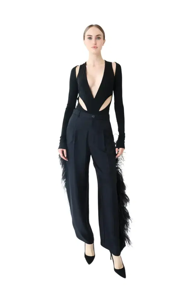 Silky Twill Relaxed Pleated Pant With Feathers