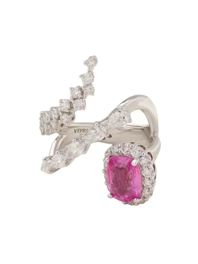 18-karat White Gold Diamond And Sapphire Ring