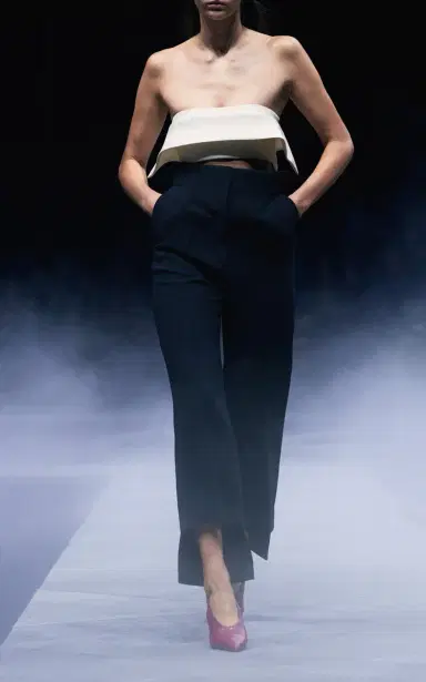 Khaite Kelsi Strapless Wool-Silk Cady Top | Thumbnail 5