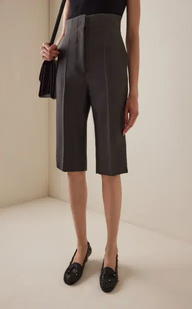 Khaite Raelle Tailored Wool-Silk Cady Shorts | Thumbnail 4