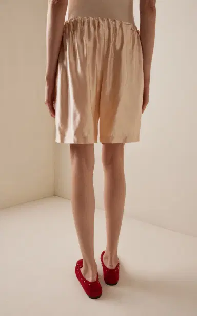 Khaite Rohe Satin Shorts | Thumbnail 4
