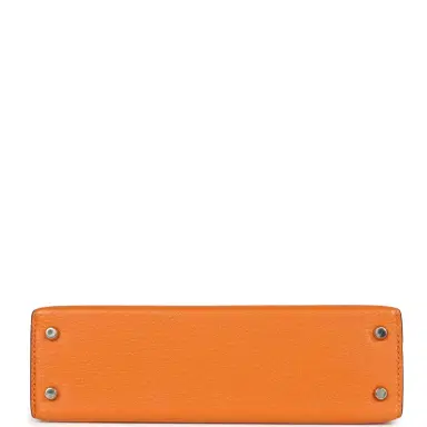 HERMÈS Pre-owned Hermes Kelly Sellier 20 Apricot Chevre Mysore Palladium Hardware | Thumbnail 6 HERMÈS Pre-owned Hermes Kelly Sellier 20 Apricot Chevre Mysore Palladium Hardware | Thumbnail 6