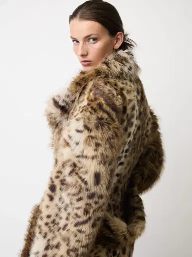 Aknvas The Kassel coat in faux lynx | Thumbnail 4