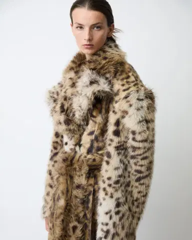 Aknvas The Kassel coat in faux lynx | Thumbnail 7