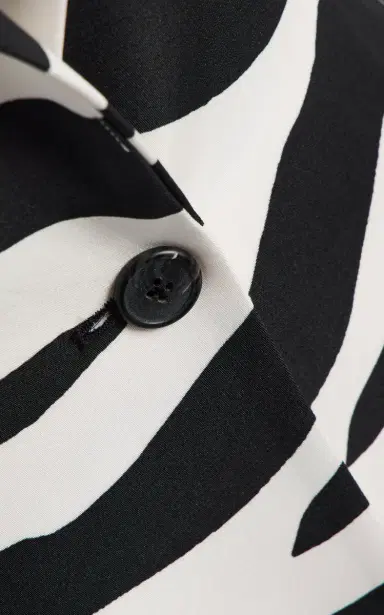 Sergio Hudson Long Notched Collar Silk Crepe Blazer - Animal | Thumbnail 4