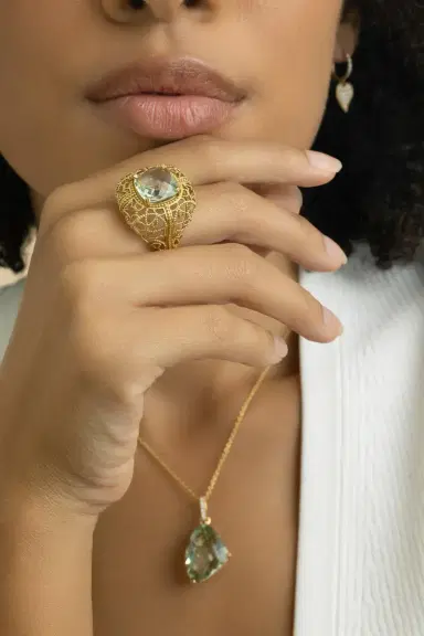 LISA NIK Green Quartz Cushion Ring | Thumbnail 4