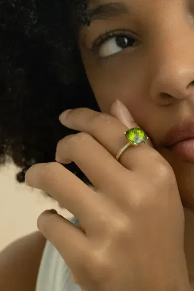 LISA NIK Diamond Peridot Cushion Ring | Thumbnail 2