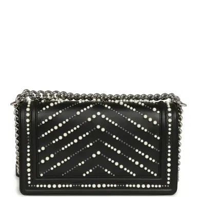 Chanel Chanel Medium Boy Bag Black Pearl Chevron Calfskin Silver Hardware | Thumbnail 4 Chanel Chanel Medium Boy Bag Black Pearl Chevron Calfskin Silver Hardware | Thumbnail 4