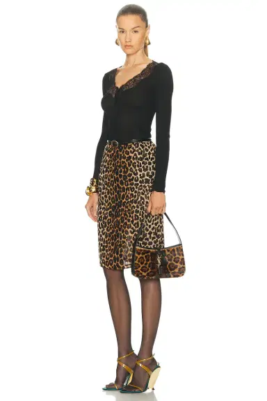 Saint Laurent Le 5 A 7 Shoulder Bag | Thumbnail 2 Saint Laurent Le 5 A 7 Shoulder Bag | Thumbnail 2