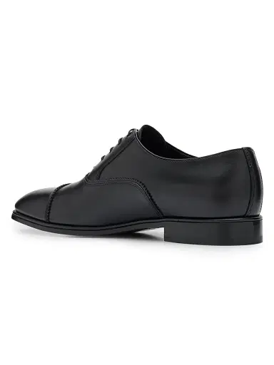 Ferragamo Men's Boston Doupont Leather Cap-Toe Brogue Oxfords | Thumbnail 3 Ferragamo Men's Boston Doupont Leather Cap-Toe Brogue Oxfords | Thumbnail 3