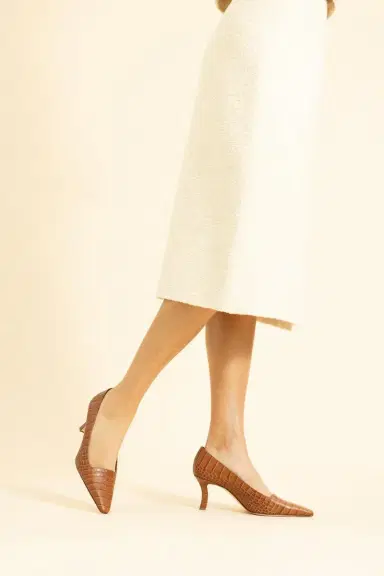 Manolo Blahnik Morailo Pump - Medium Brown Croc | Thumbnail 4