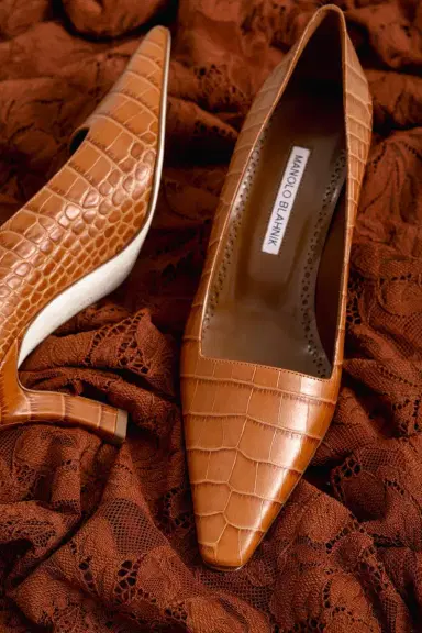 Manolo Blahnik Morailo Pump - Medium Brown Croc | Thumbnail 5