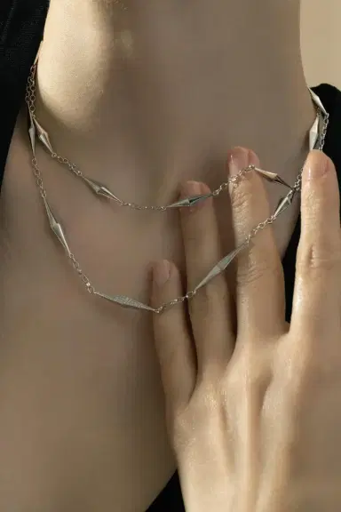 MONICA RICH KOSANN White Sapphire Points North Necklace | Thumbnail 3