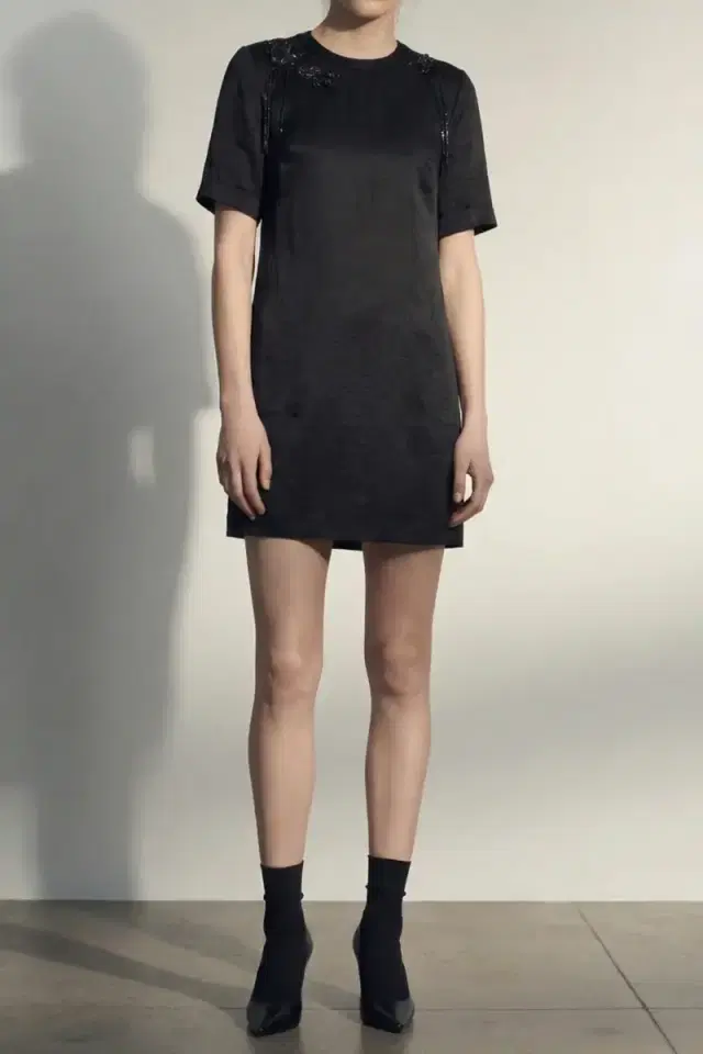 Jason Wu Collection SHORT SLEEVE DRESS WITH EMBROIDERY APPLIQUES