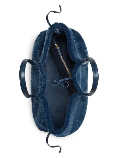 Bottega Veneta Women's Pinacoteca Reversible Shearling Tote - Ocean Pacific | Thumbnail 4 Bottega Veneta Women's Pinacoteca Reversible Shearling Tote - Ocean Pacific | Thumbnail 4