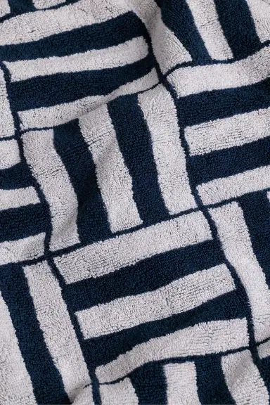 BAINA Willis Beach Towel | Thumbnail 3