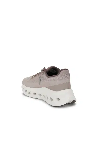 On Cloudtilt Sneakers | Thumbnail 3