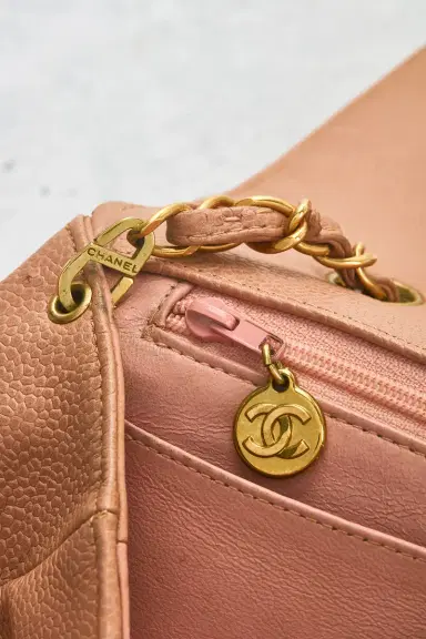 Chanel Chanel Caviar Vintage Diana Flap Bag | Thumbnail 9