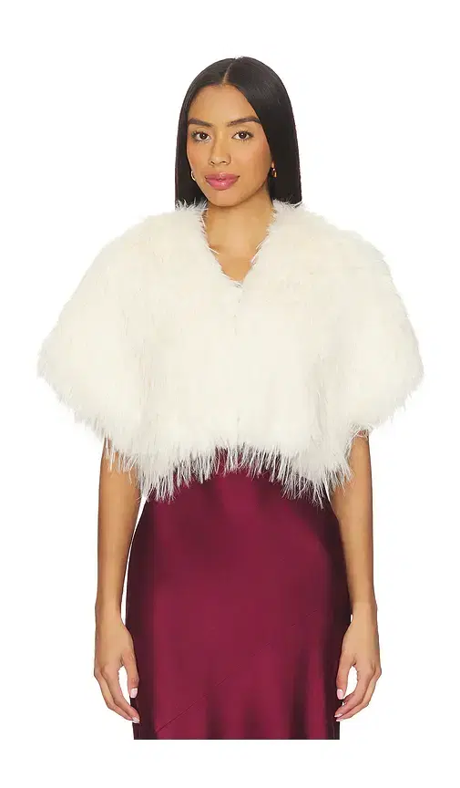 Apparis Devin Shrug