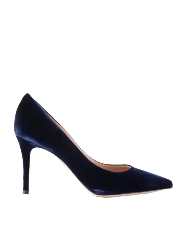 85 Velvet Pumps