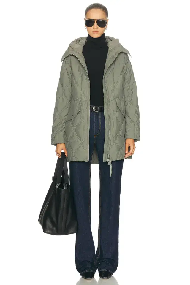Alessia Coat
