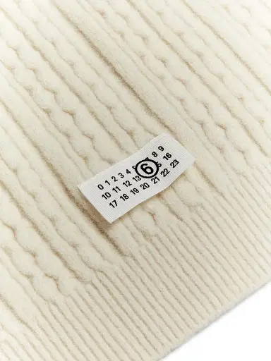 MM6 MAISON MARGIELA Men's Scalloped Knit Scarf | Thumbnail 2 MM6 MAISON MARGIELA Men's Scalloped Knit Scarf | Thumbnail 2