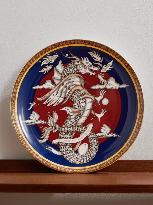 La DoubleJ The Dragon Gold-Trimmed Porcelain Decorative Plate - Men