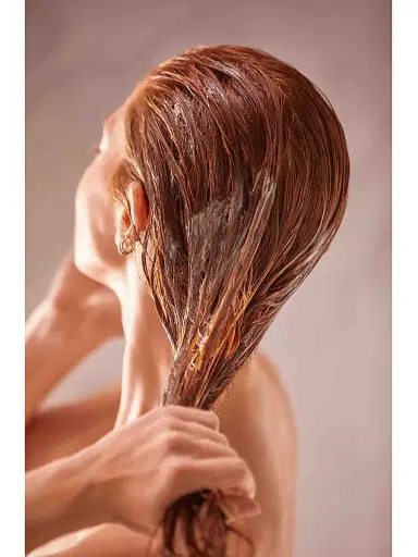Sisley-Paris Hair Ritual Revitalizing Nourishing Shampoo | Thumbnail 5