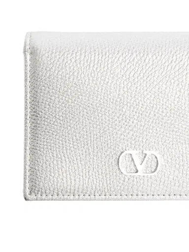 Valentino Garavani Women's VLogo Signature Laminated Grainy Calfskin Wallet | Thumbnail 5 Valentino Garavani Women's VLogo Signature Laminated Grainy Calfskin Wallet | Thumbnail 5
