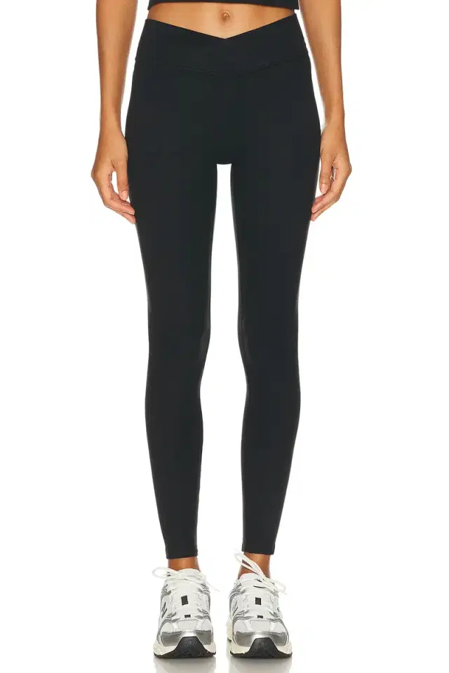 437 The V Legging