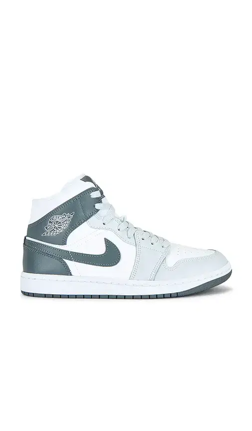 Jordan Air Jordan 1 Mid Sneaker