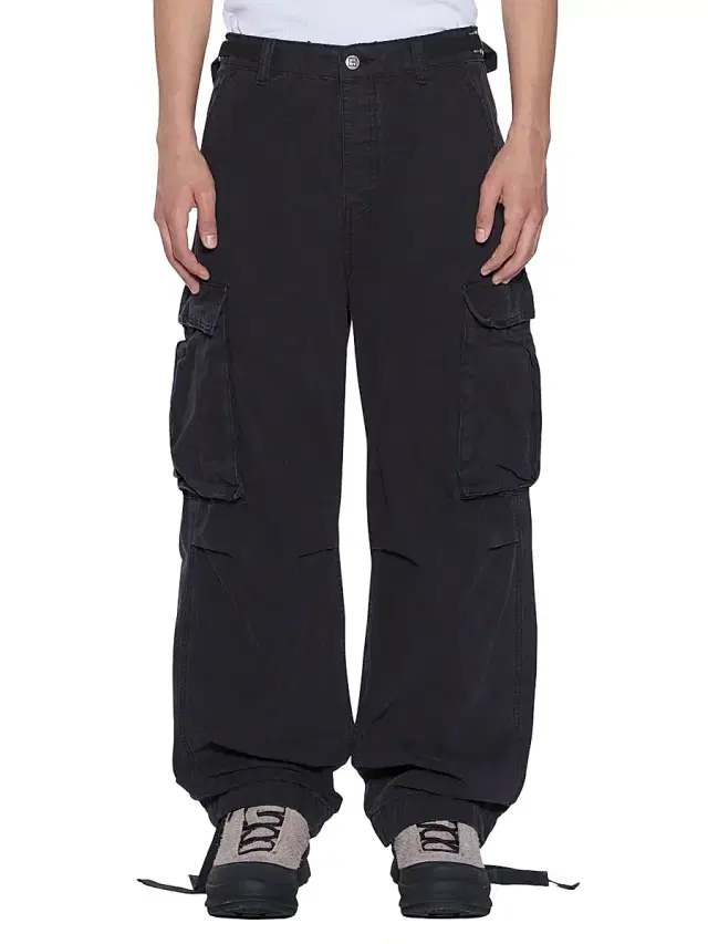 Men's Troop Relaxed-Leg Cargo Pants - Black