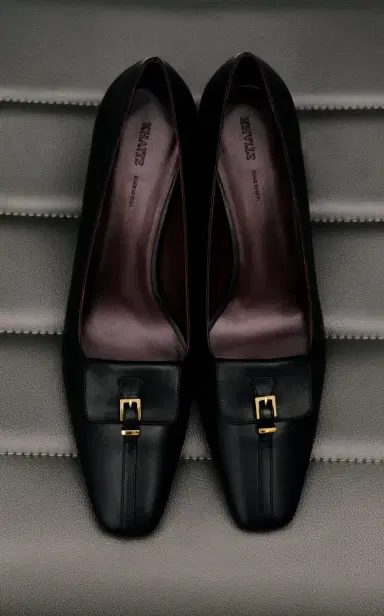 Khaite Celia Pocket Leather Pumps | Thumbnail 3 Khaite Celia Pocket Leather Pumps | Thumbnail 3
