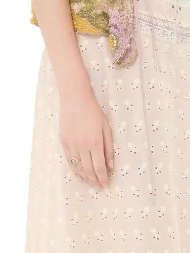 Valentino Garavani Women's VLogo Signature Ring in Metal, Enamel and Crystals - Gold Pink | Thumbnail 2 Valentino Garavani Women's VLogo Signature Ring in Metal, Enamel and Crystals - Gold Pink | Thumbnail 2