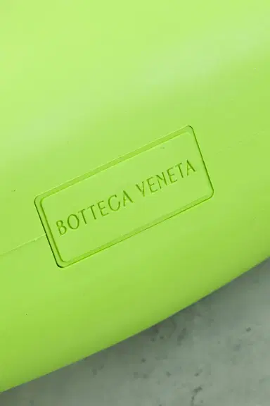Bottega Veneta Bottega Veneta Small Moulded Shoulder Bag | Thumbnail 5